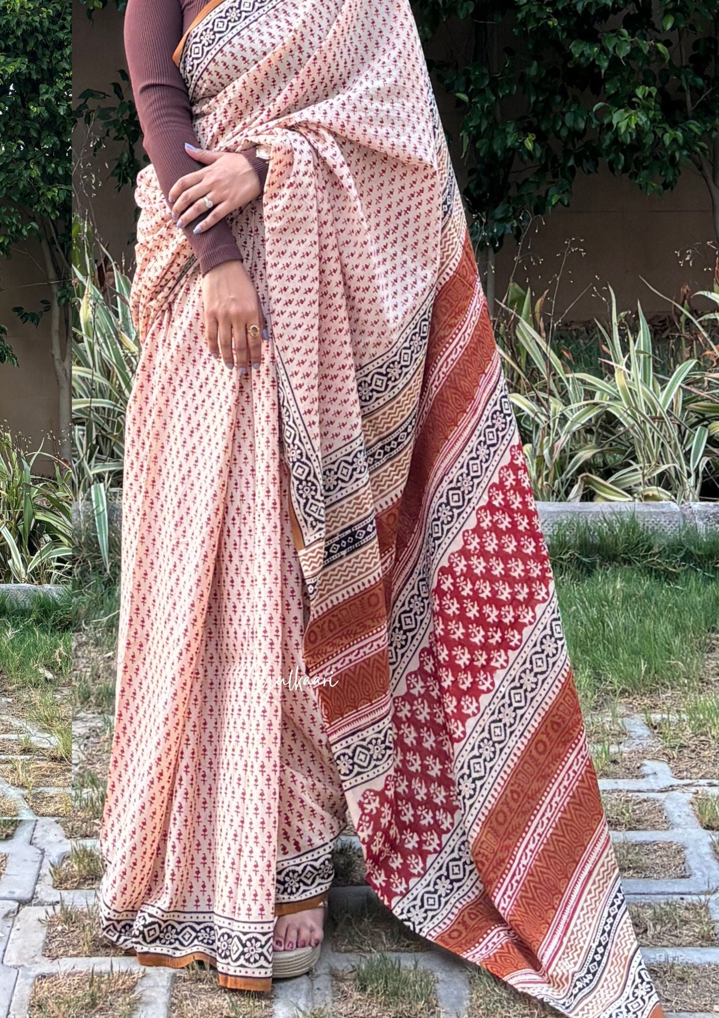 The Beige Bloom - Hand-Block Prints Soft Mul Cotton Saree